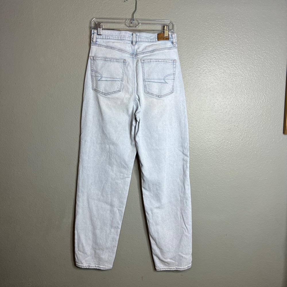 American Eagle Highest Rise Baggy Straight Jeans Sz 8 Light Wash Criss Cross - Picture 9 of 10